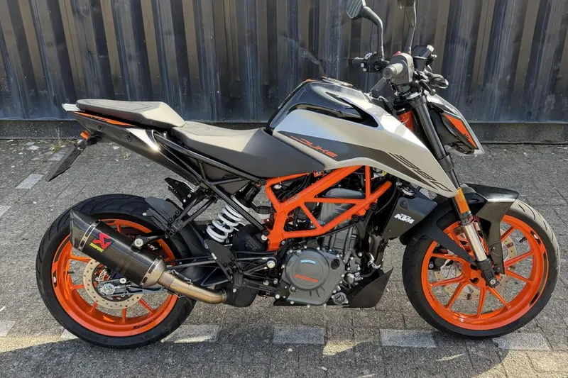 KTM 390 Duke (2022)