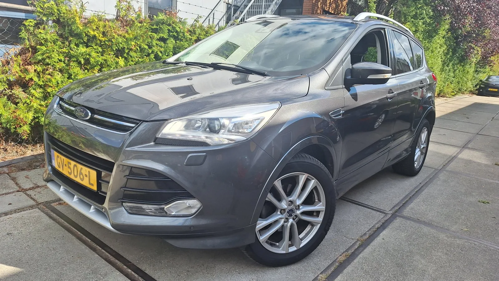 Ford Kuga (2015) — foto 1