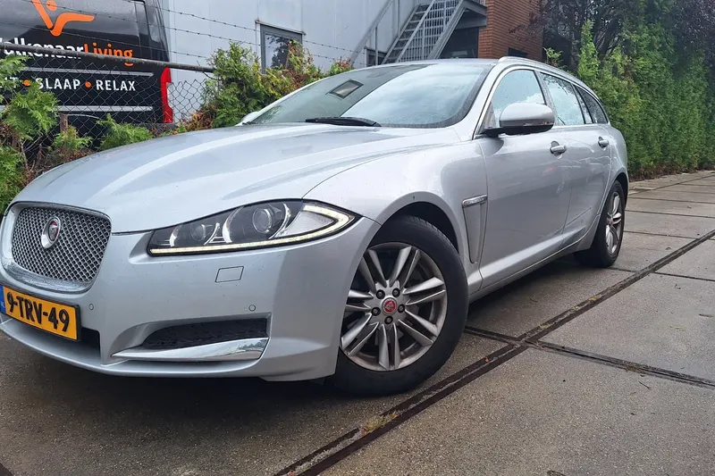 Jaguar XF Sportbrake (2014)