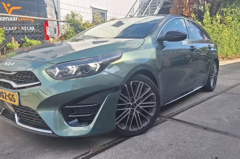 Kia ProCeed (2022)