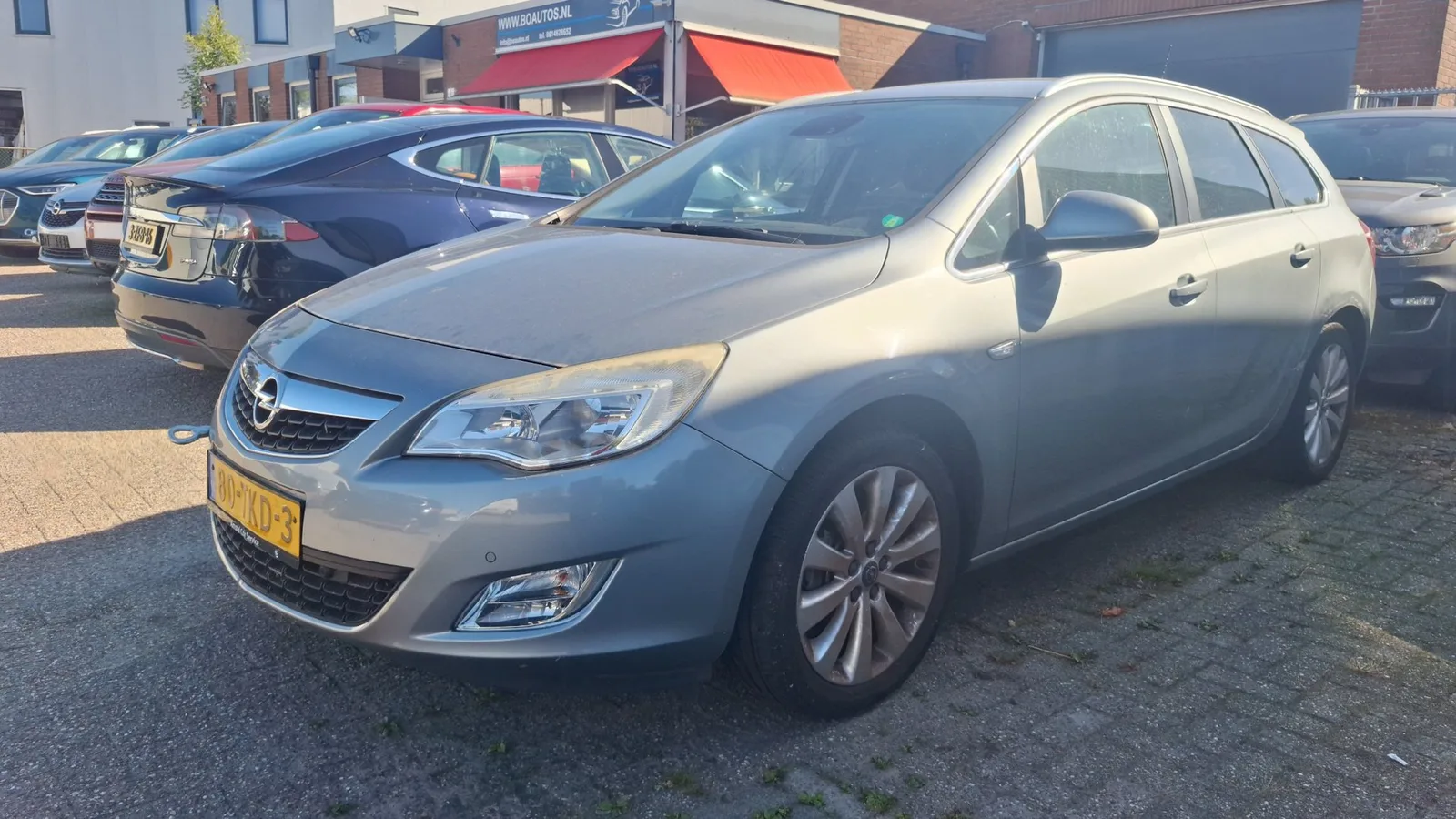Opel Astra (2012) — foto 1