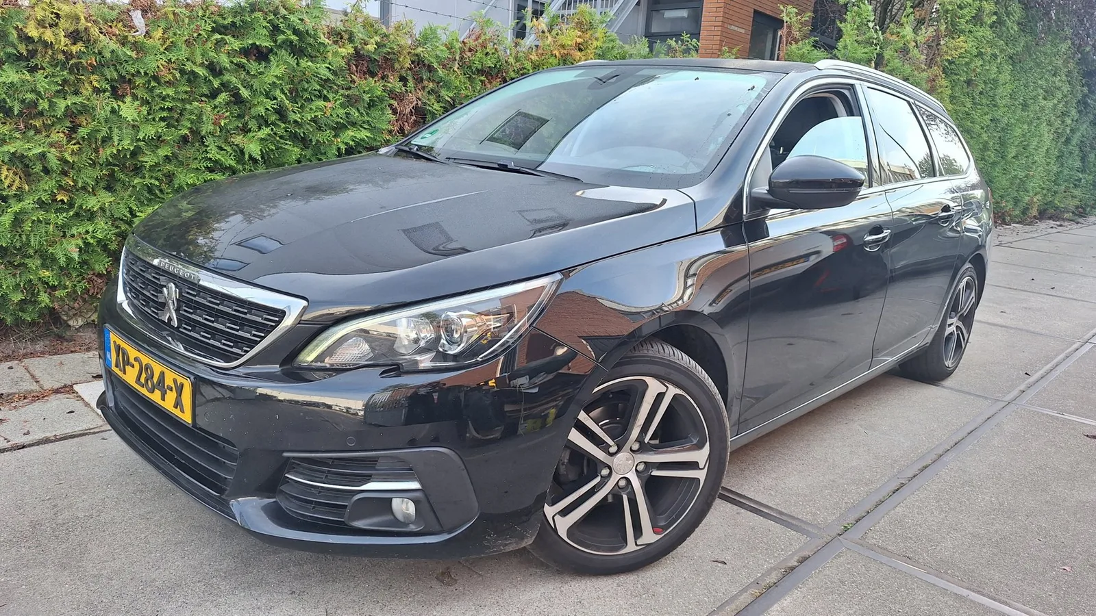 Peugeot 308 (2019) — foto 1