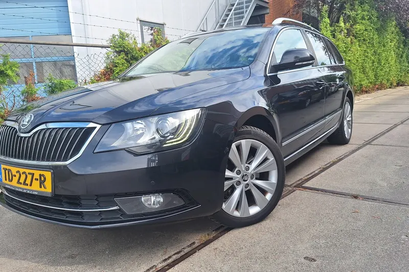 Škoda Superb (2014)