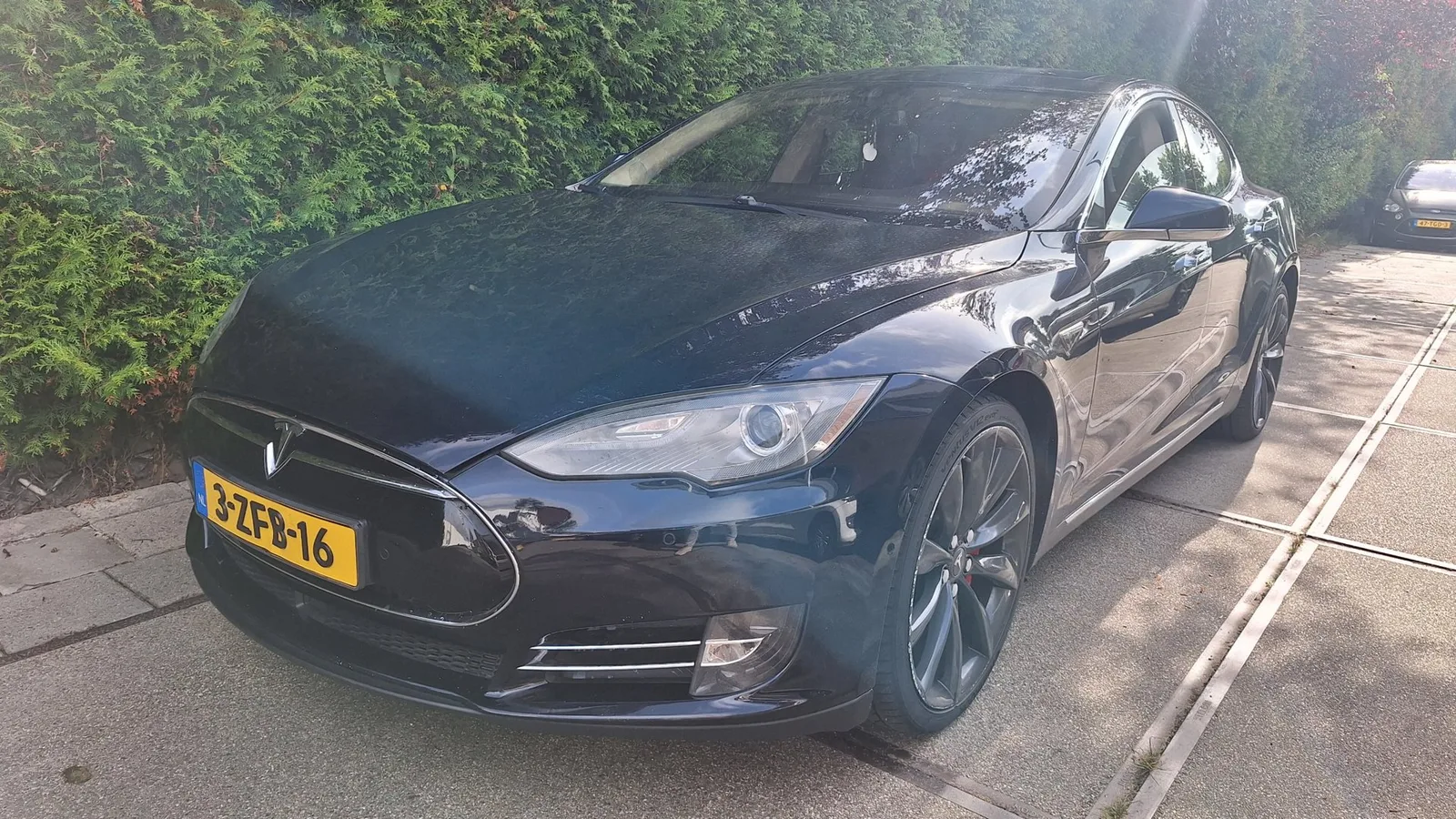 Tesla Model S (2014) — foto 1