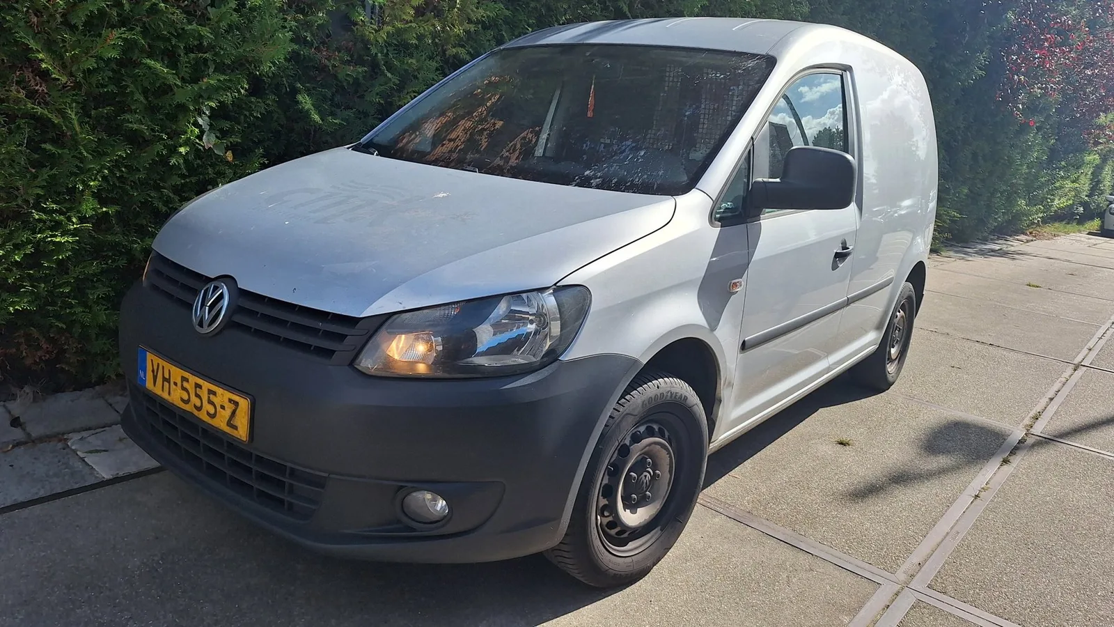 Volkswagen Caddy (2014) — foto 1