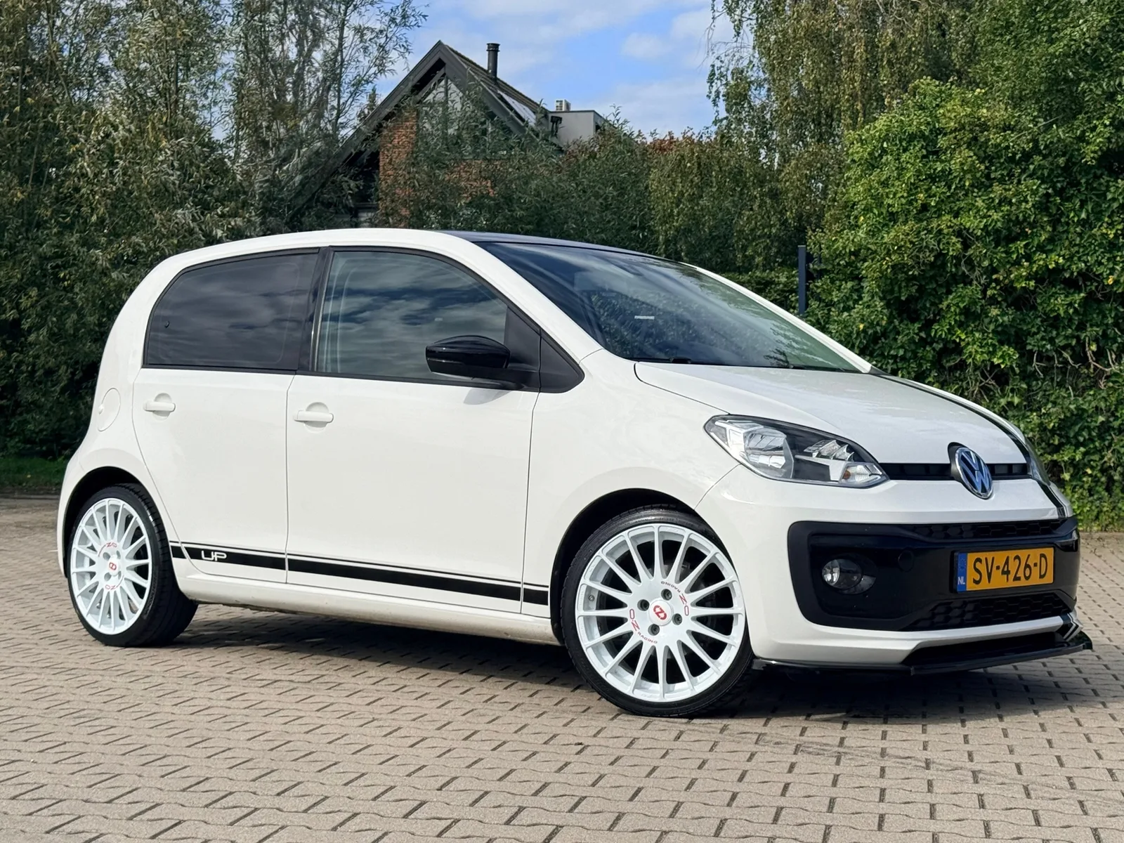 Volkswagen Up! (2018) — foto 1