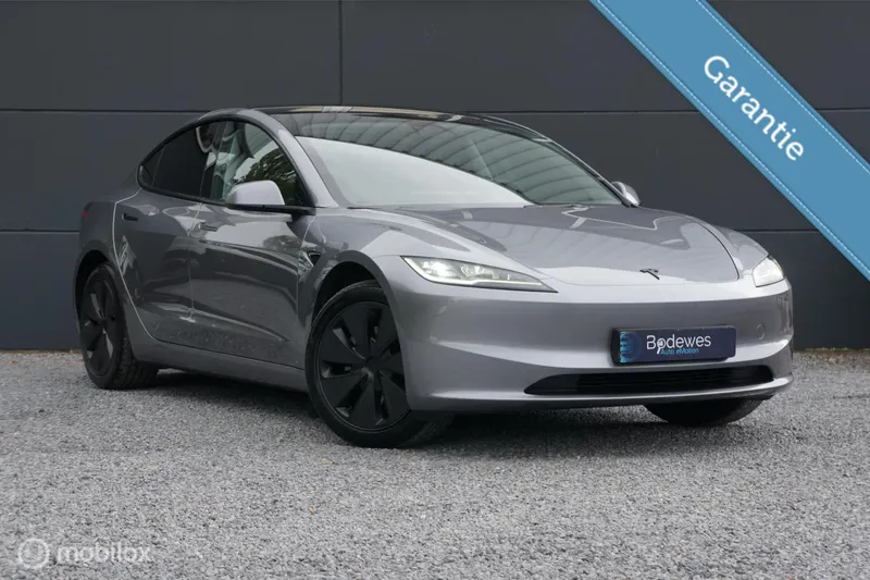 Tesla Model 3 (2024)
