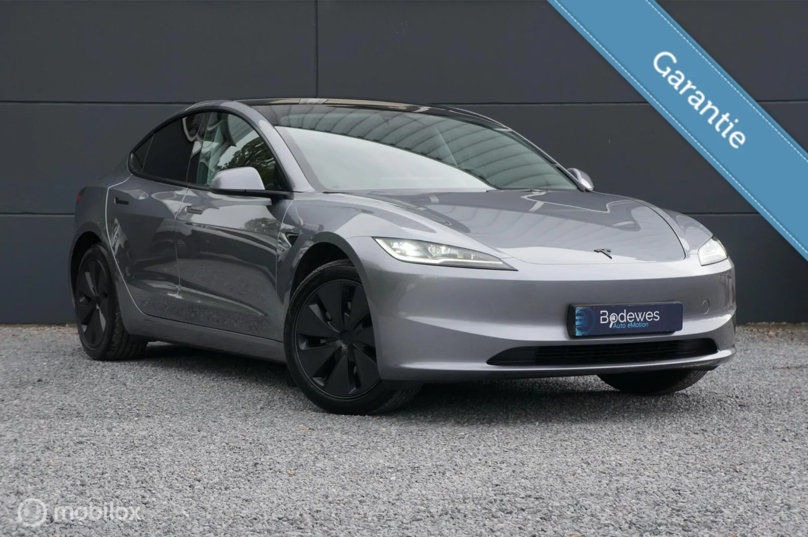 Tesla Model 3 (2024) — foto 1