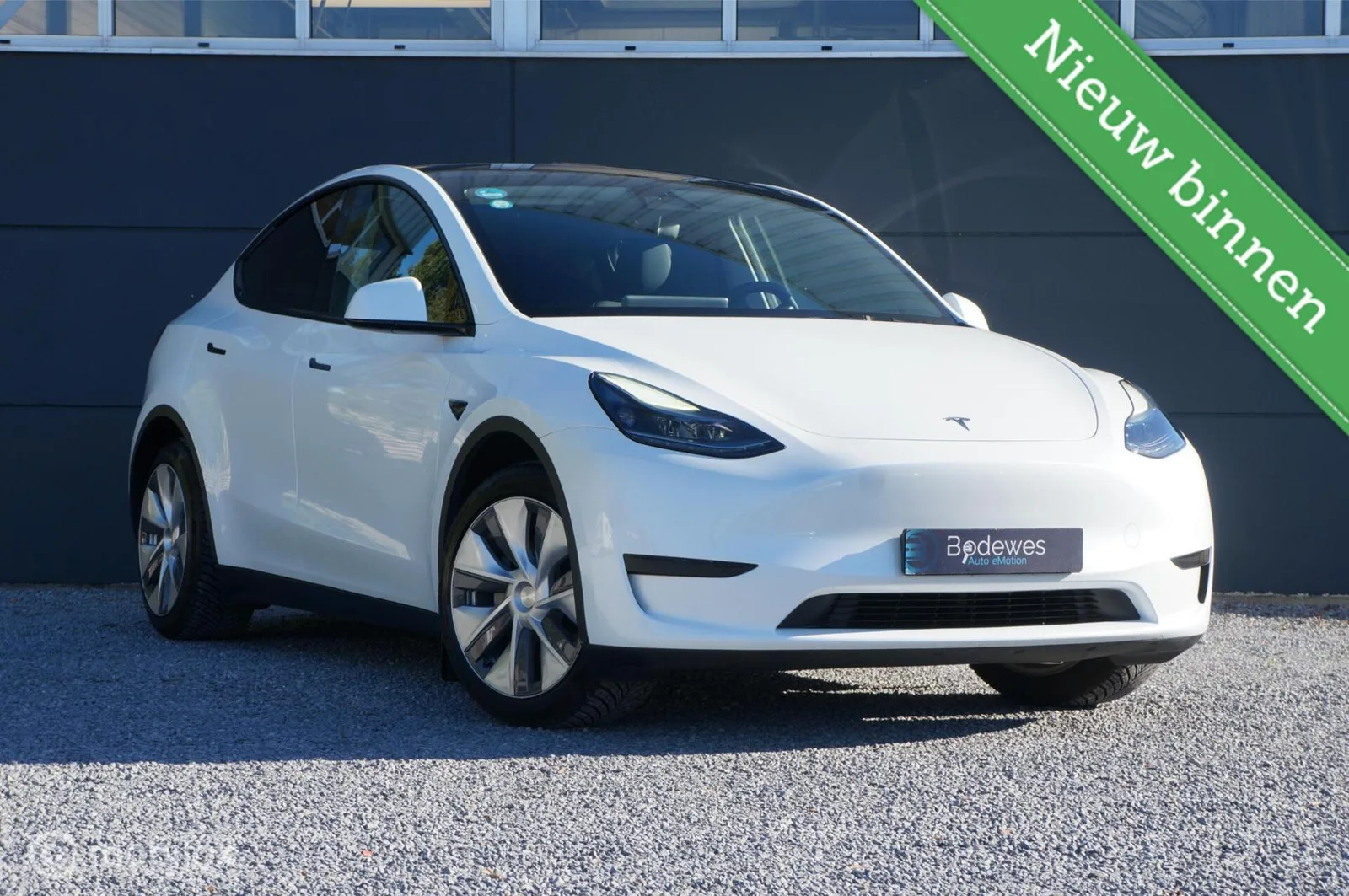 Tesla Model Y (2023) — foto 1
