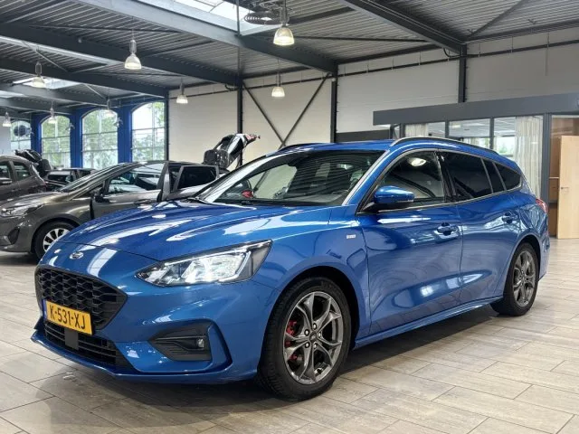 Ford Focus (2021) — foto 1