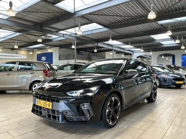 CUPRA Leon (2025) — foto 1