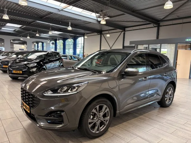 Ford Kuga (2023) — foto 1