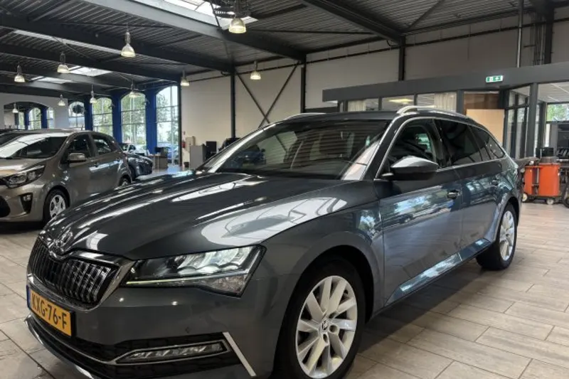 Škoda Superb (2022)
