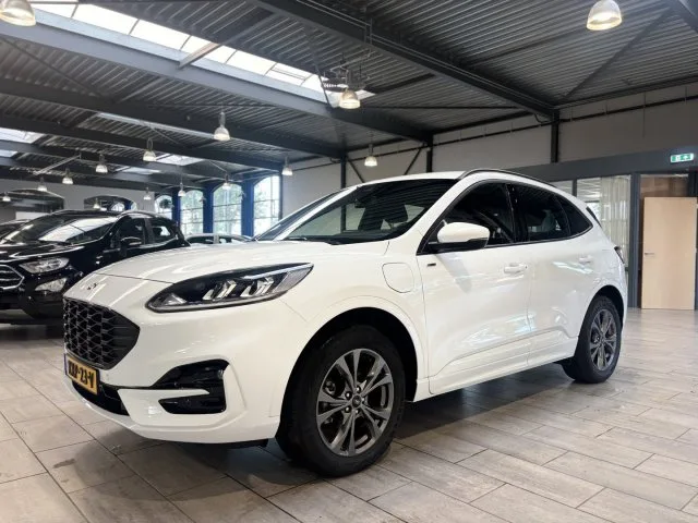 Ford Kuga (2022) — foto 1