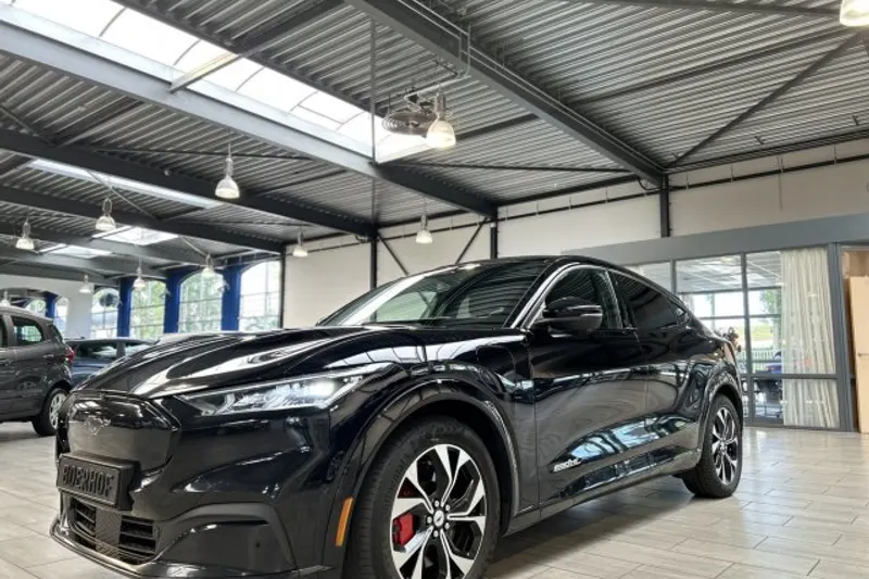 Ford Mustang Mach-E (2023)