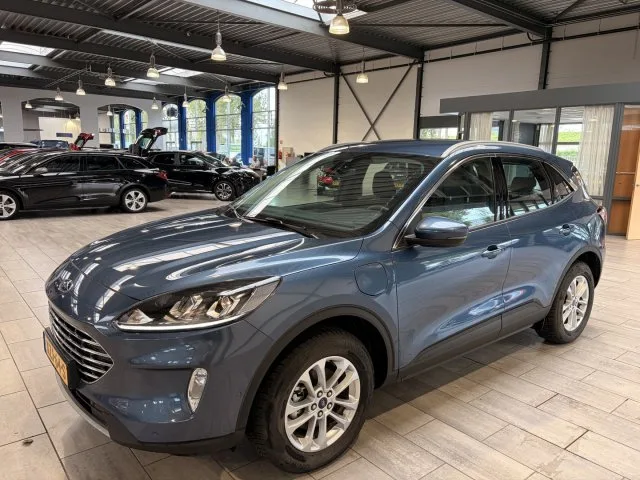 Ford Kuga (2023) — foto 1