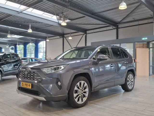 Toyota RAV4 (2019) — foto 1