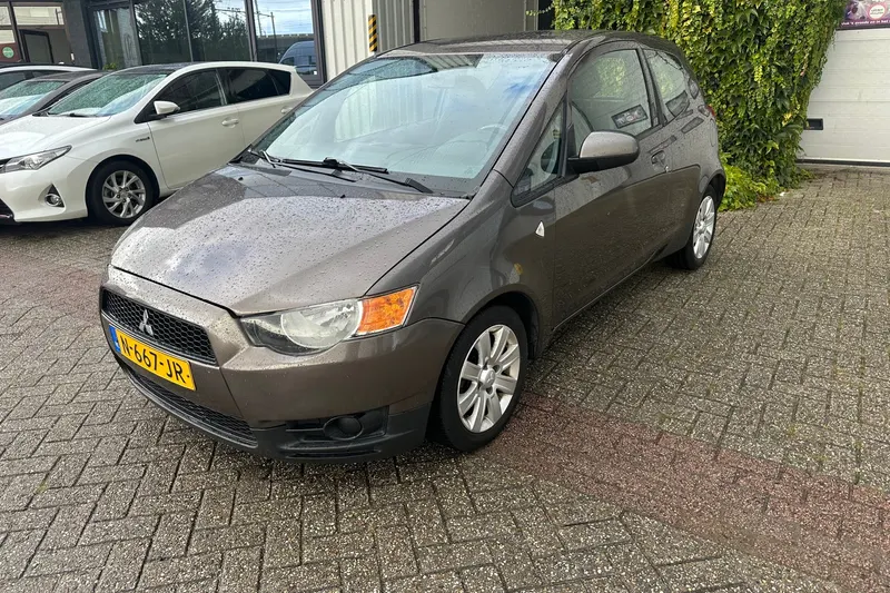 Mitsubishi Colt (2011)