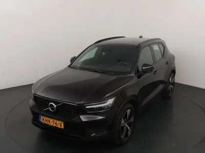 Volvo XC40 (2023) — foto 1