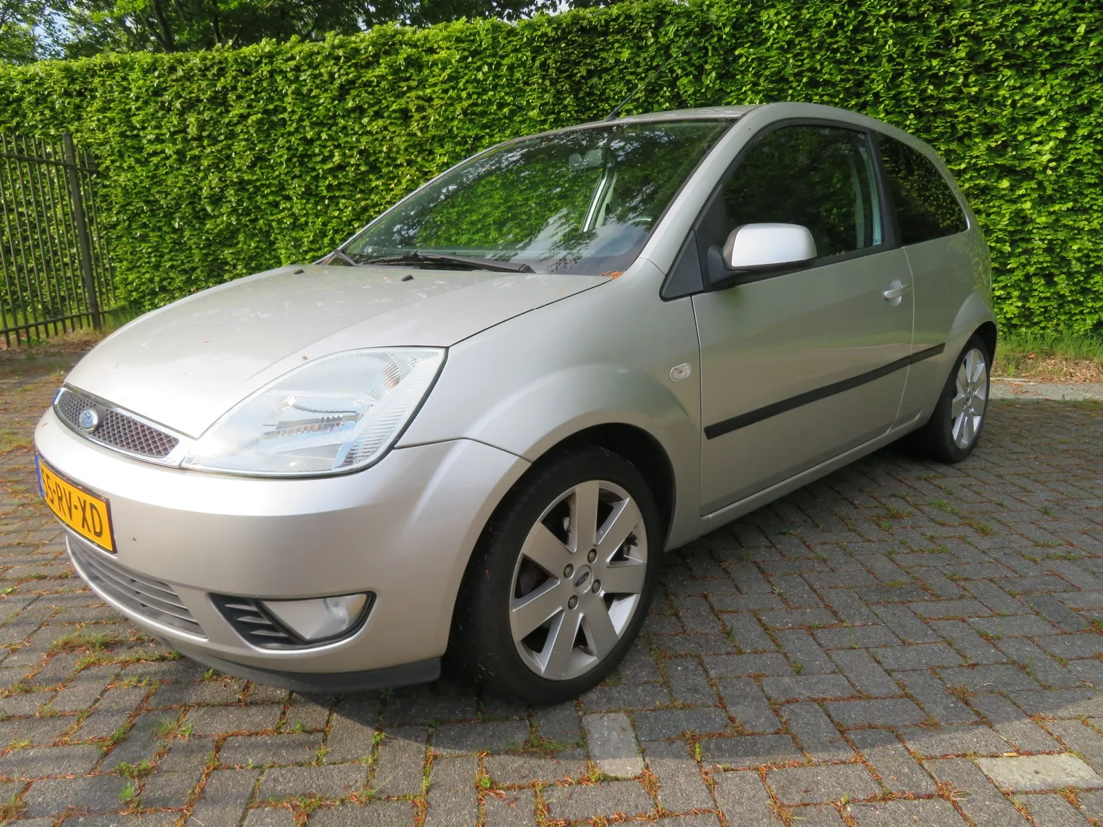 Ford Fiesta (2005) — foto 1