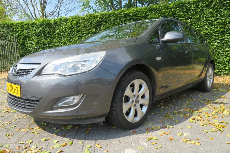 Opel Astra (2012)