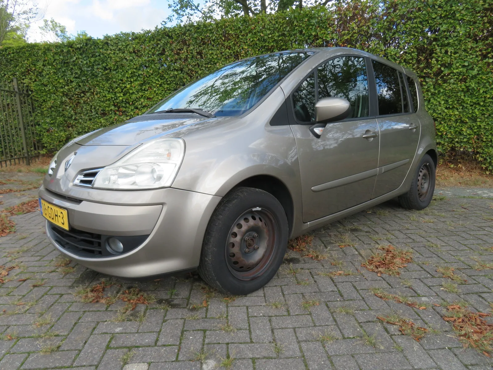 Renault Modus (2008) — foto 1