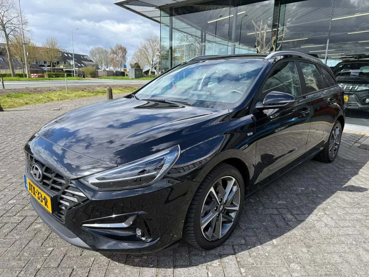 Hyundai i30 (2023) — foto 1