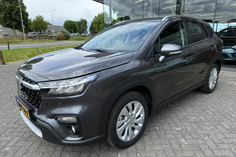 Suzuki S-Cross (2024)