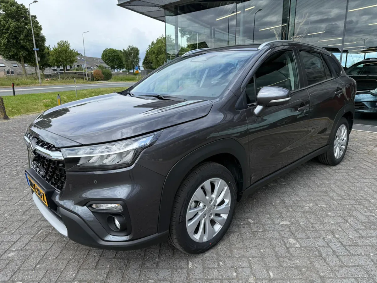 Suzuki S-Cross (2024) — foto 1