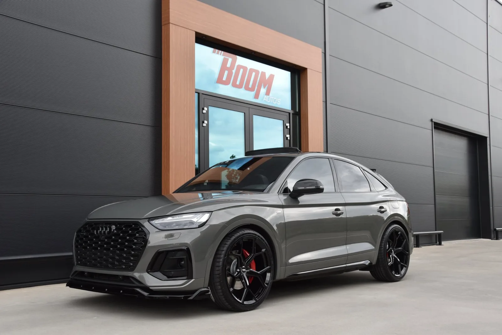 Audi Q5 Sportback (2024) — foto 1
