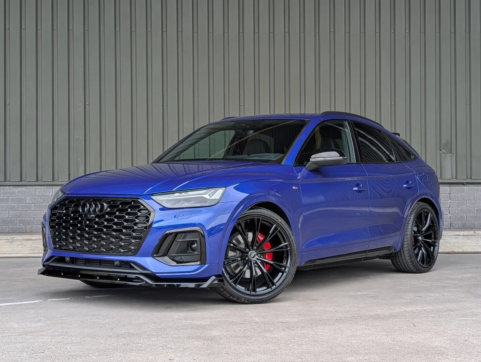 Audi Q5 Sportback (2024) — foto 1