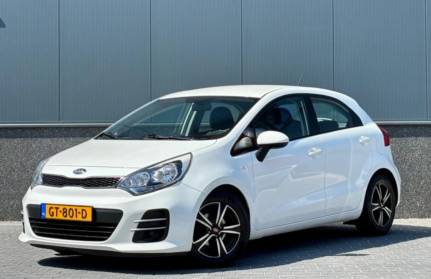 Kia Rio (2015) — foto 1