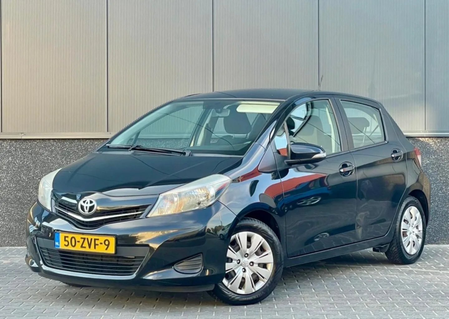 Toyota Yaris (2011) — foto 1