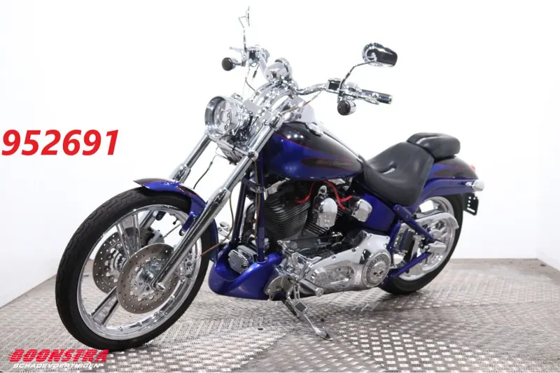 Harley-Davidson CVO Softail (2004)