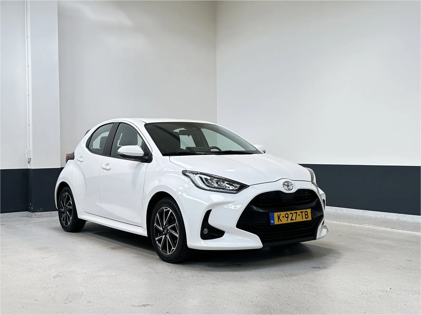 Toyota Yaris (2021) — foto 1