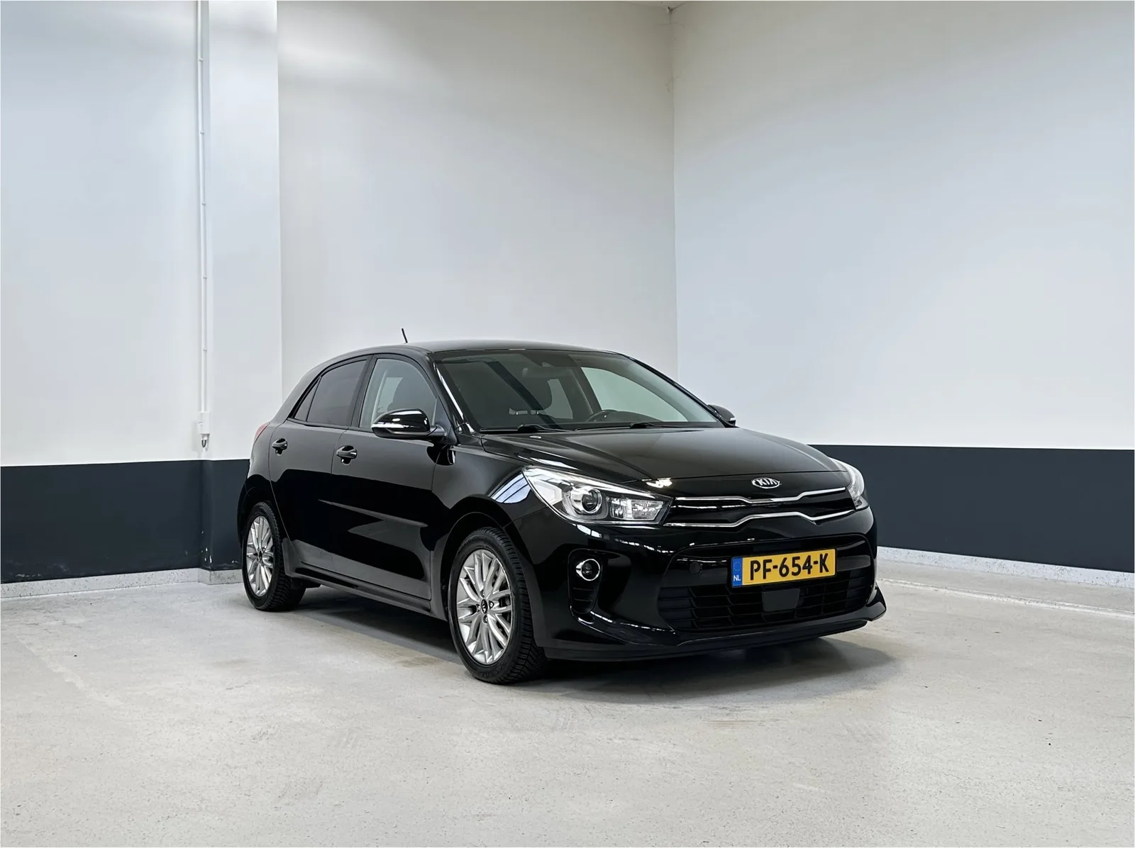 Kia Rio (2017) — foto 1