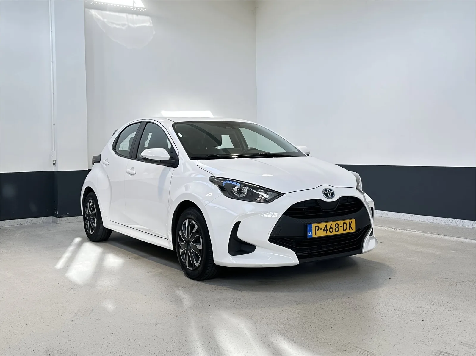 Toyota Yaris (2022) — foto 1