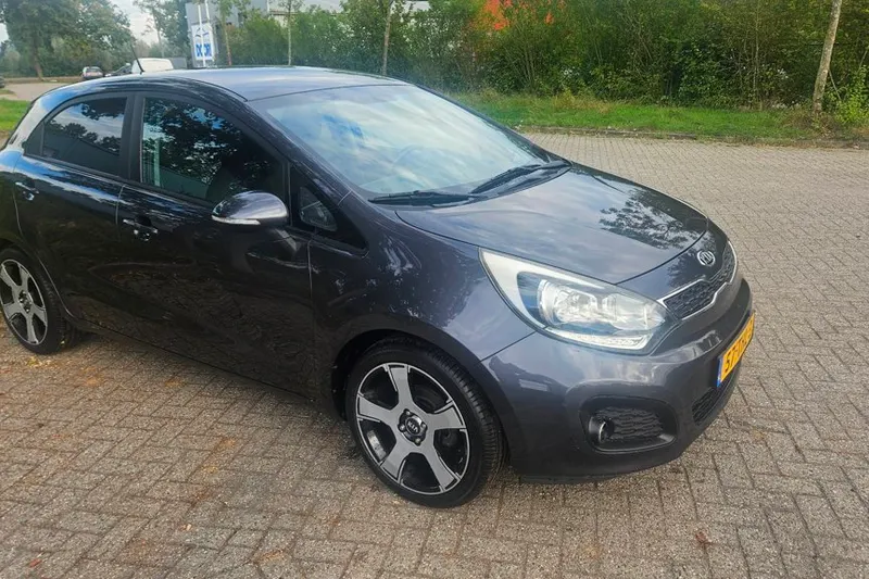 Kia Rio (2012)