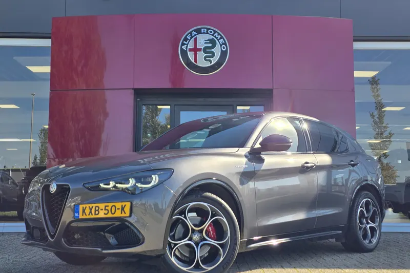 Alfa Romeo Stelvio (2024)