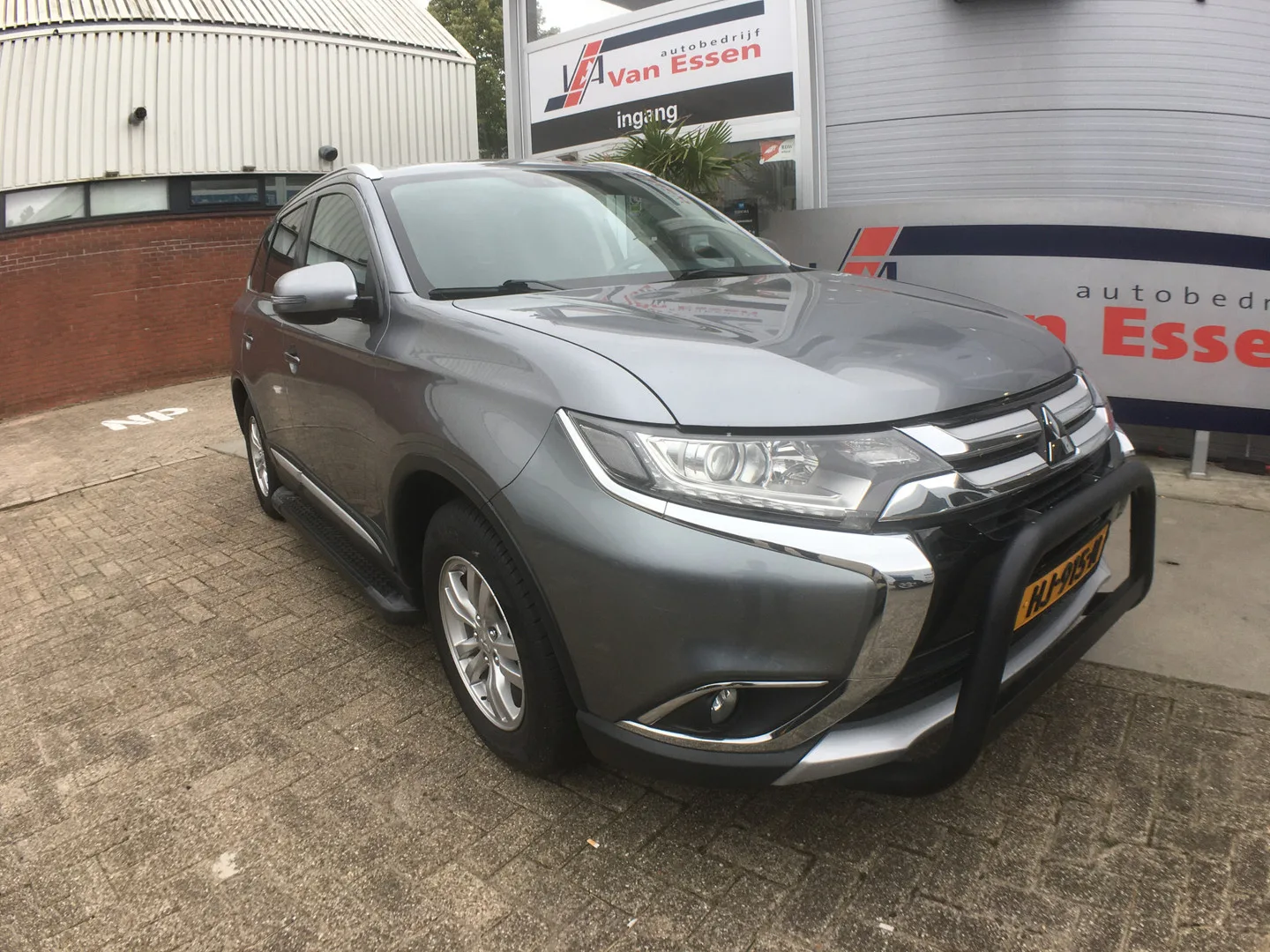 Mitsubishi Outlander (2015) — foto 1