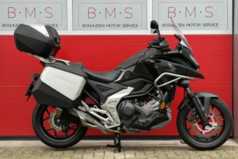 Honda NC750X (2022)