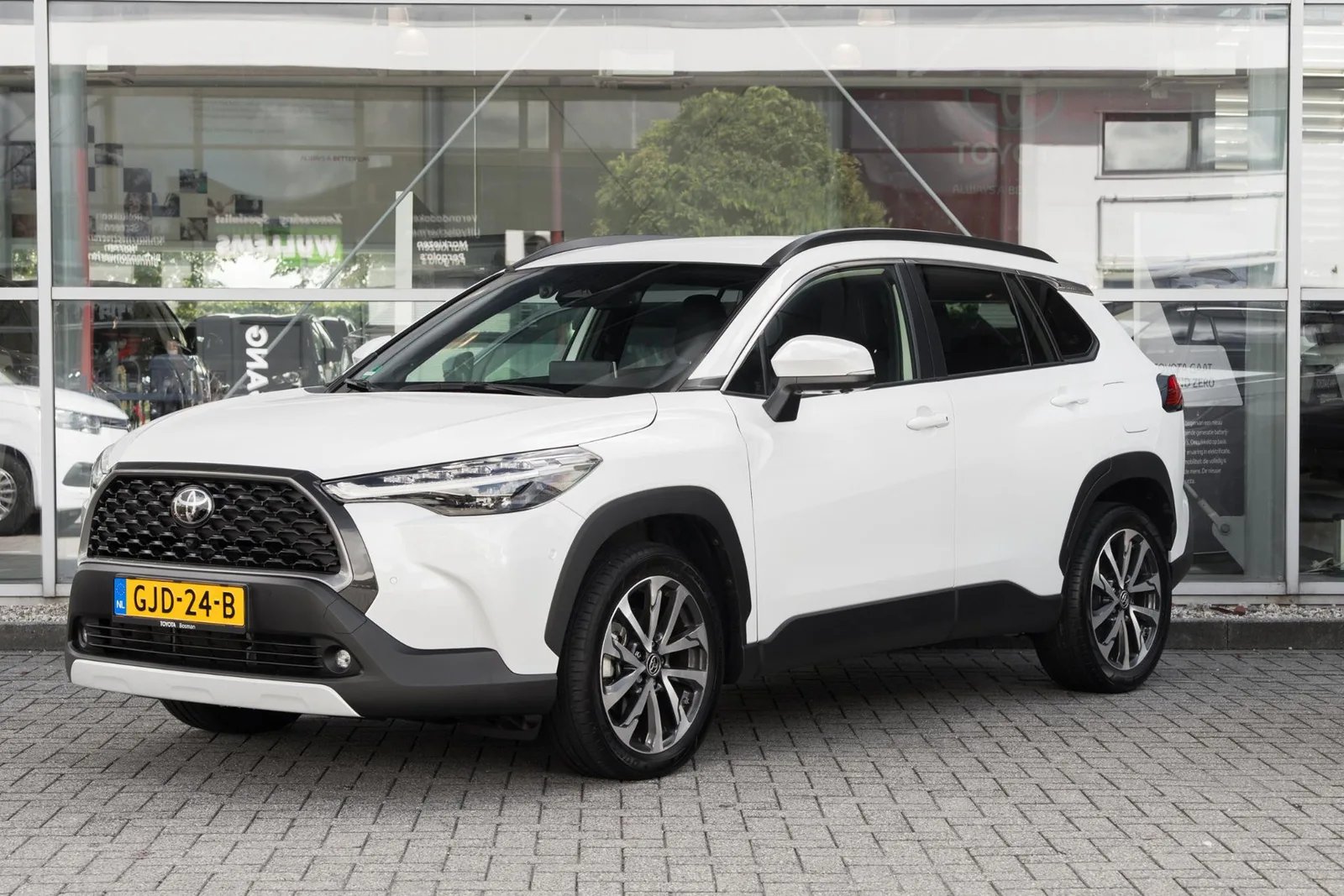 Toyota Corolla Cross (2024) — foto 1