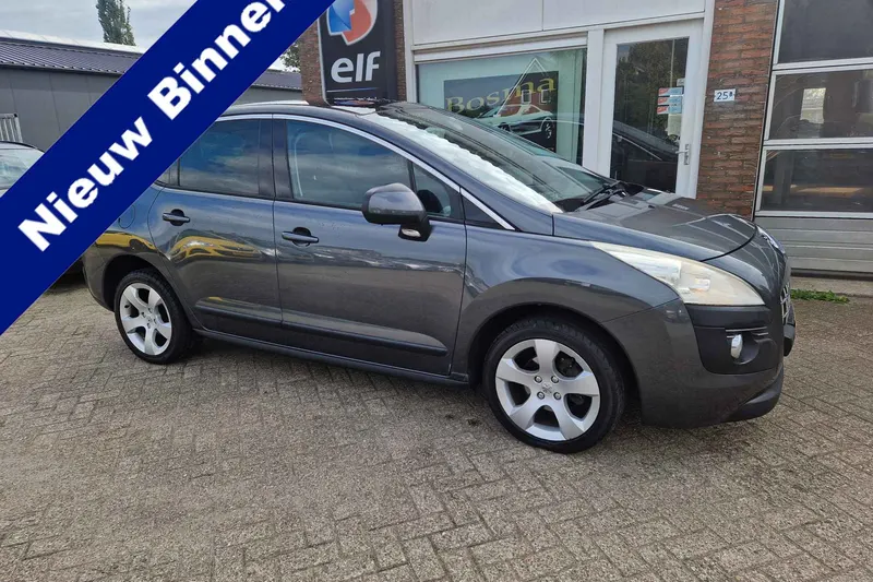Peugeot 3008 (2011)