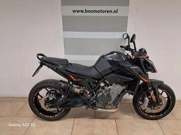 KTM 890 Duke (2022) — foto 1