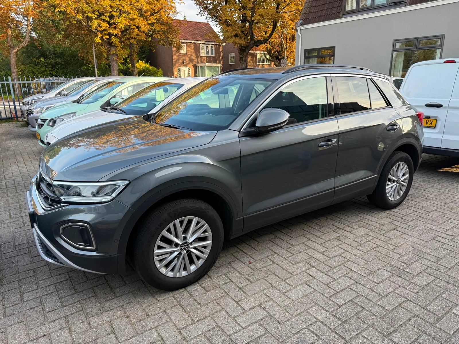 Volkswagen T-Roc (2022) — foto 1