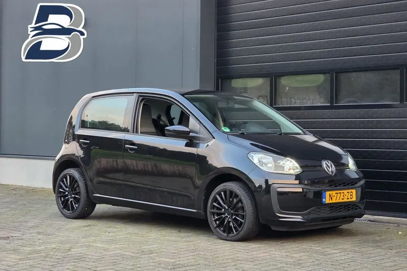 Volkswagen Up! (2017)