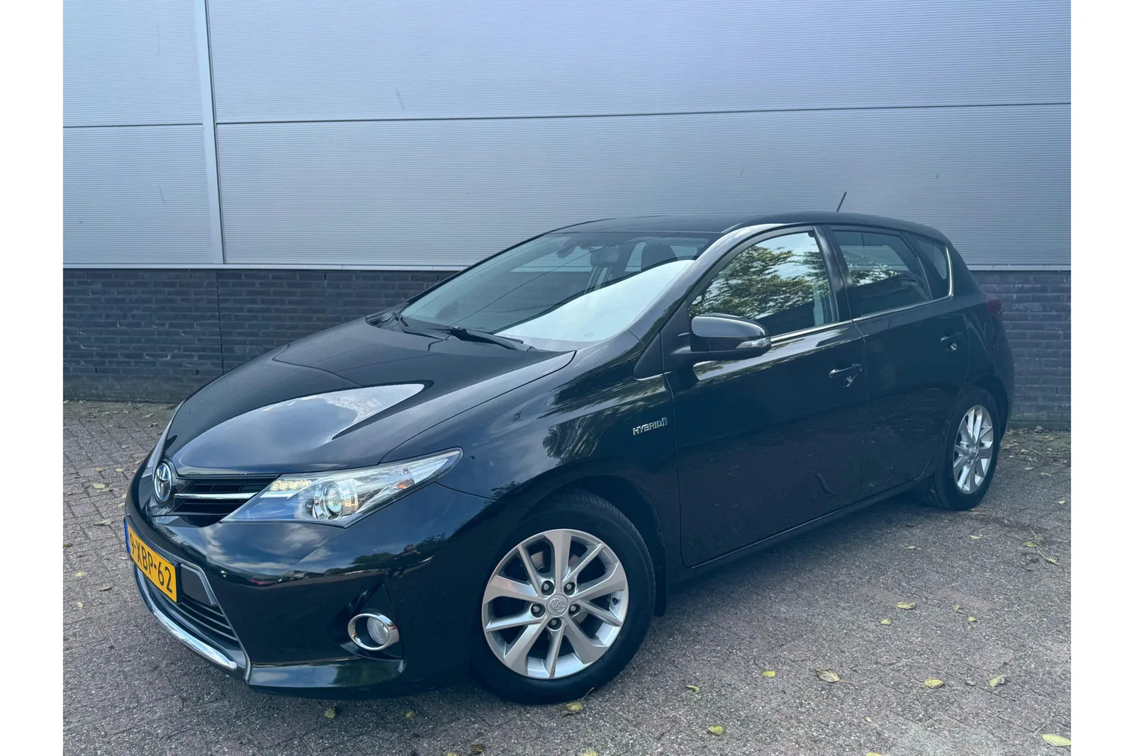 Toyota Auris (2014) — foto 1
