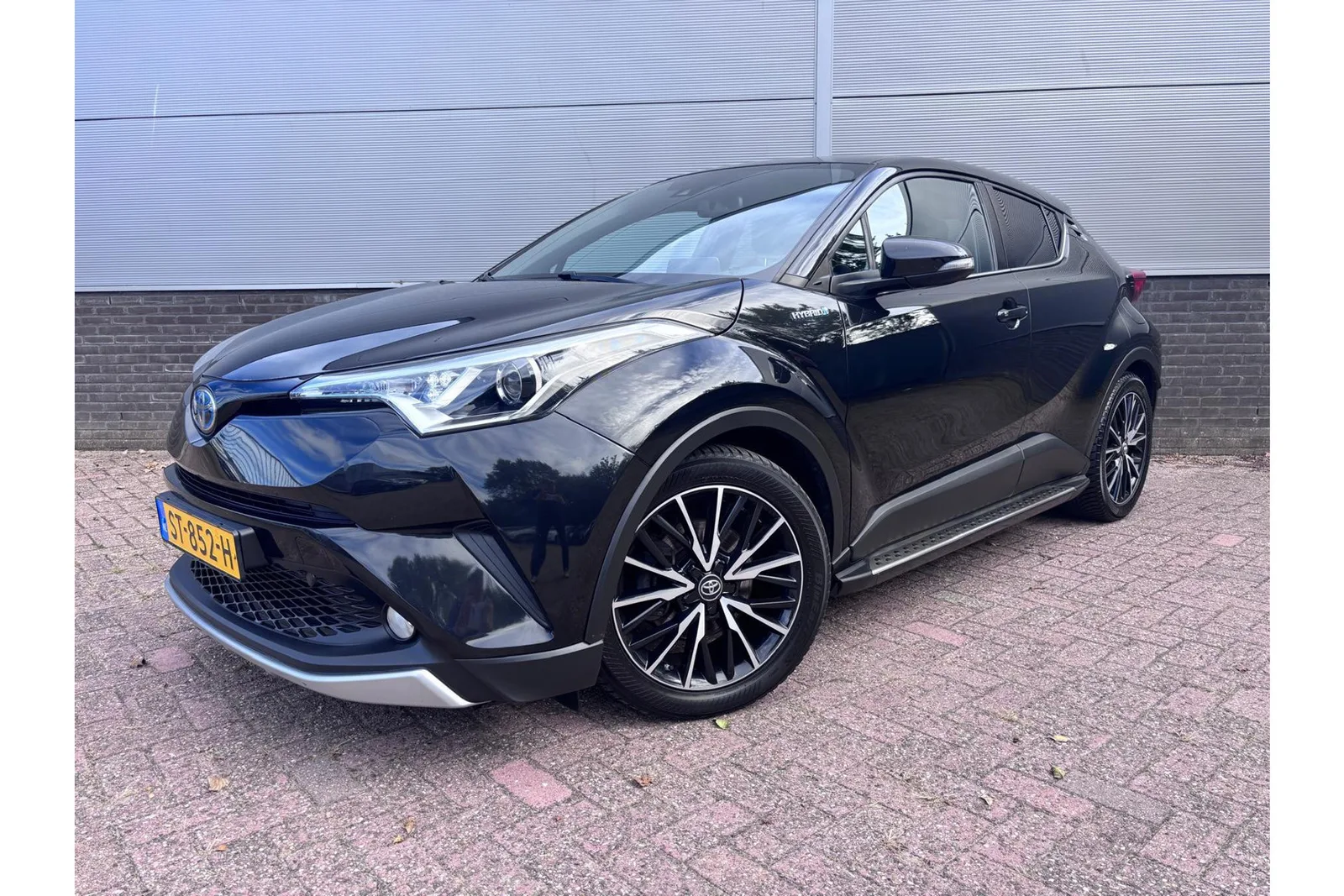 Toyota C-HR (2018) — foto 1