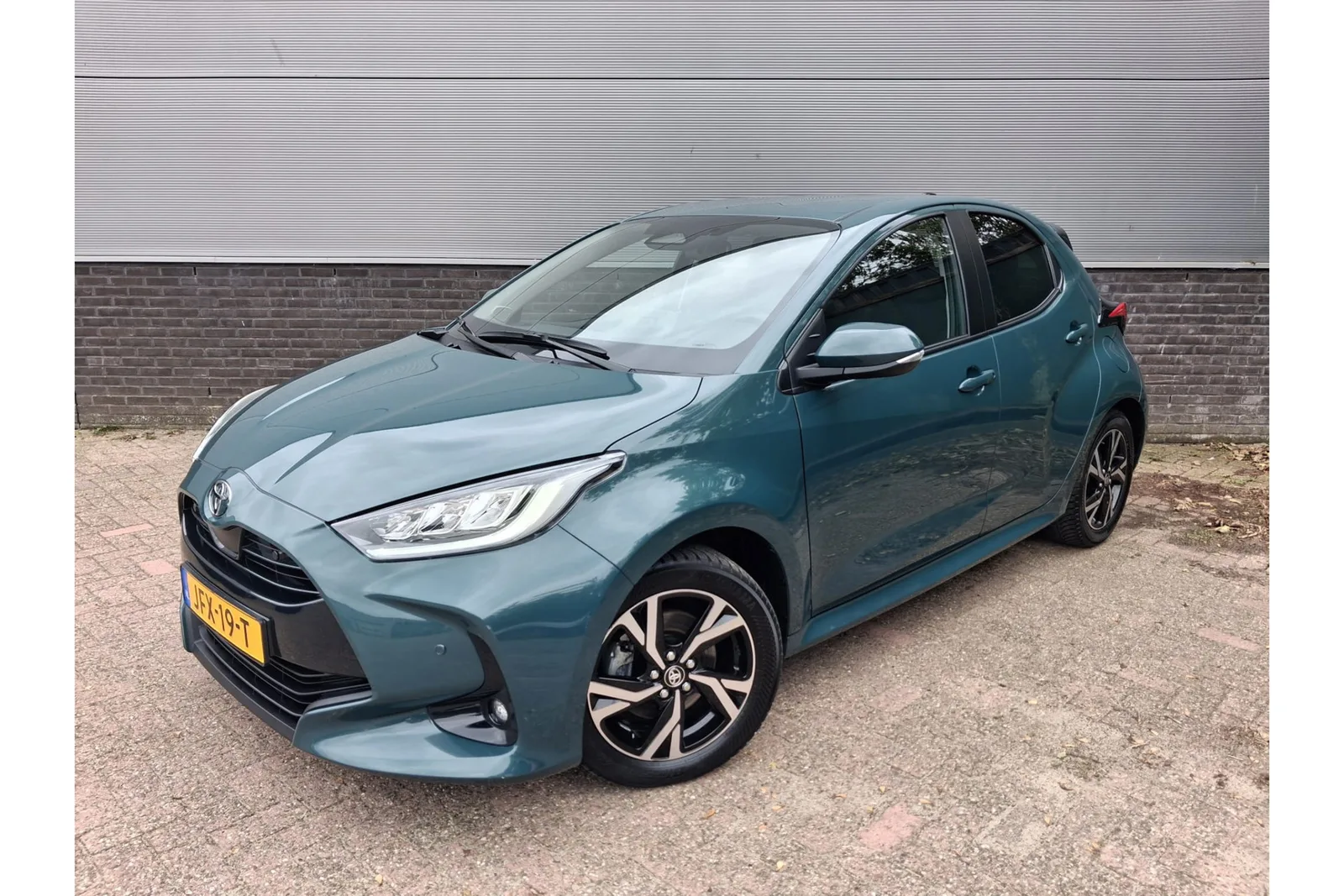 Toyota Yaris (2025) — foto 1