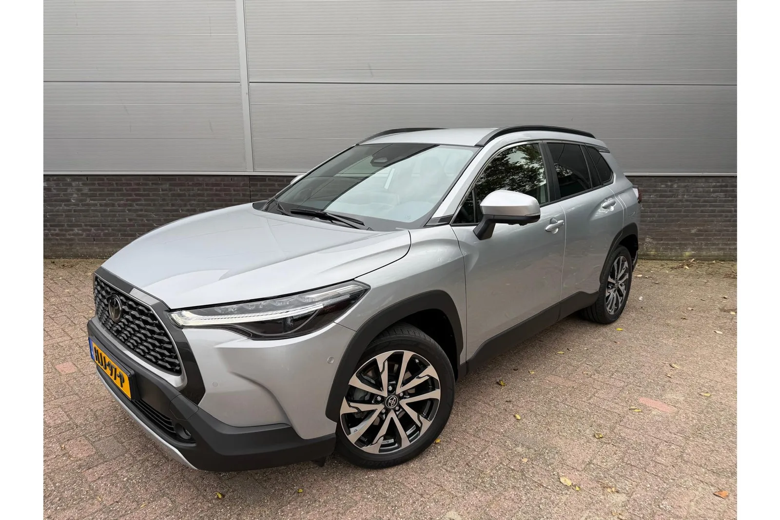 Toyota Corolla Cross (2025) — foto 1